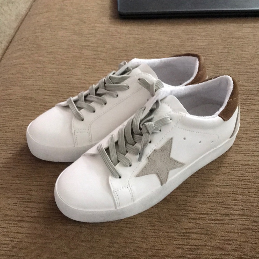 Kell Parker Landon tennis shoes.
